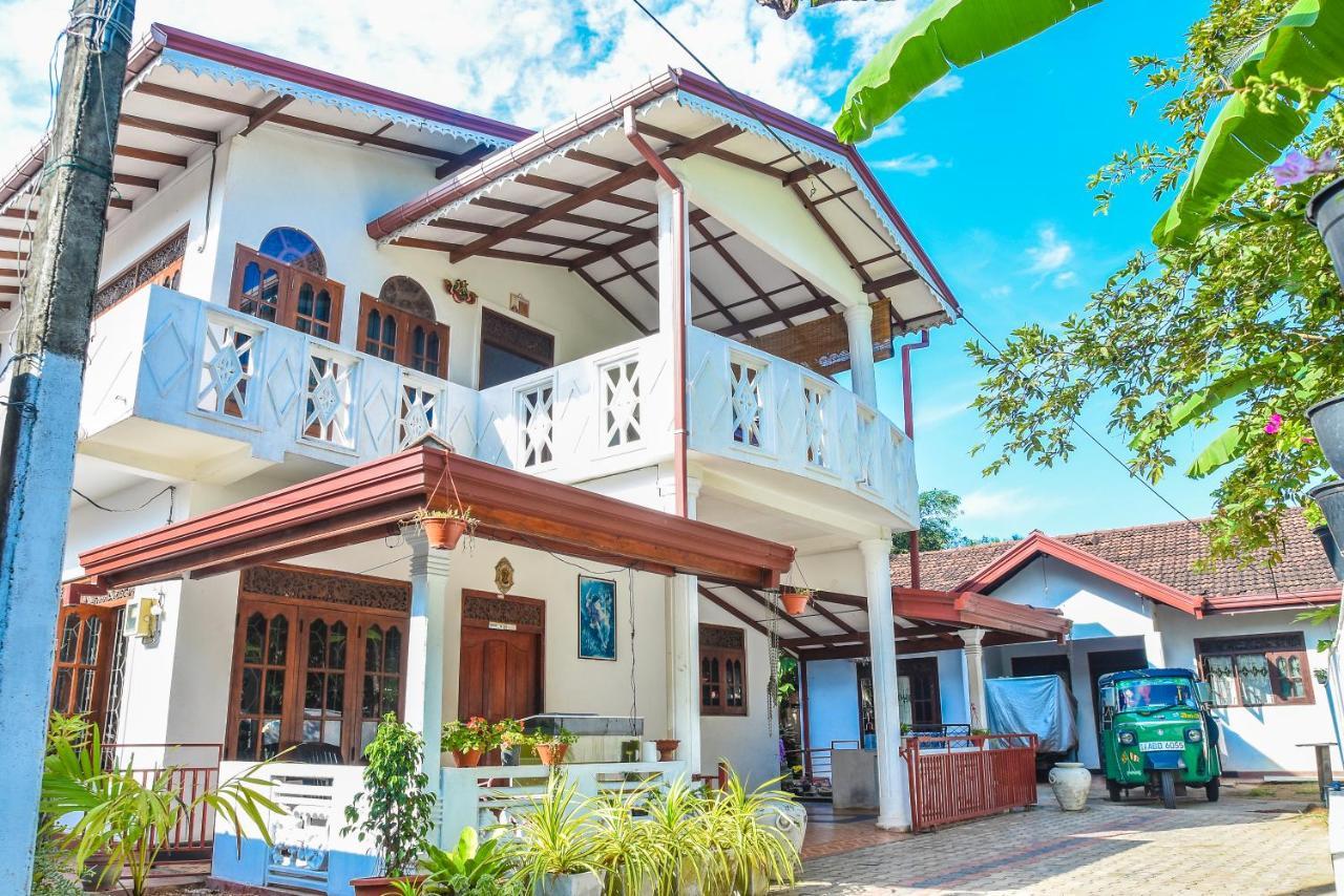 Rashmi Homestay Balapitiya Exteriör bild