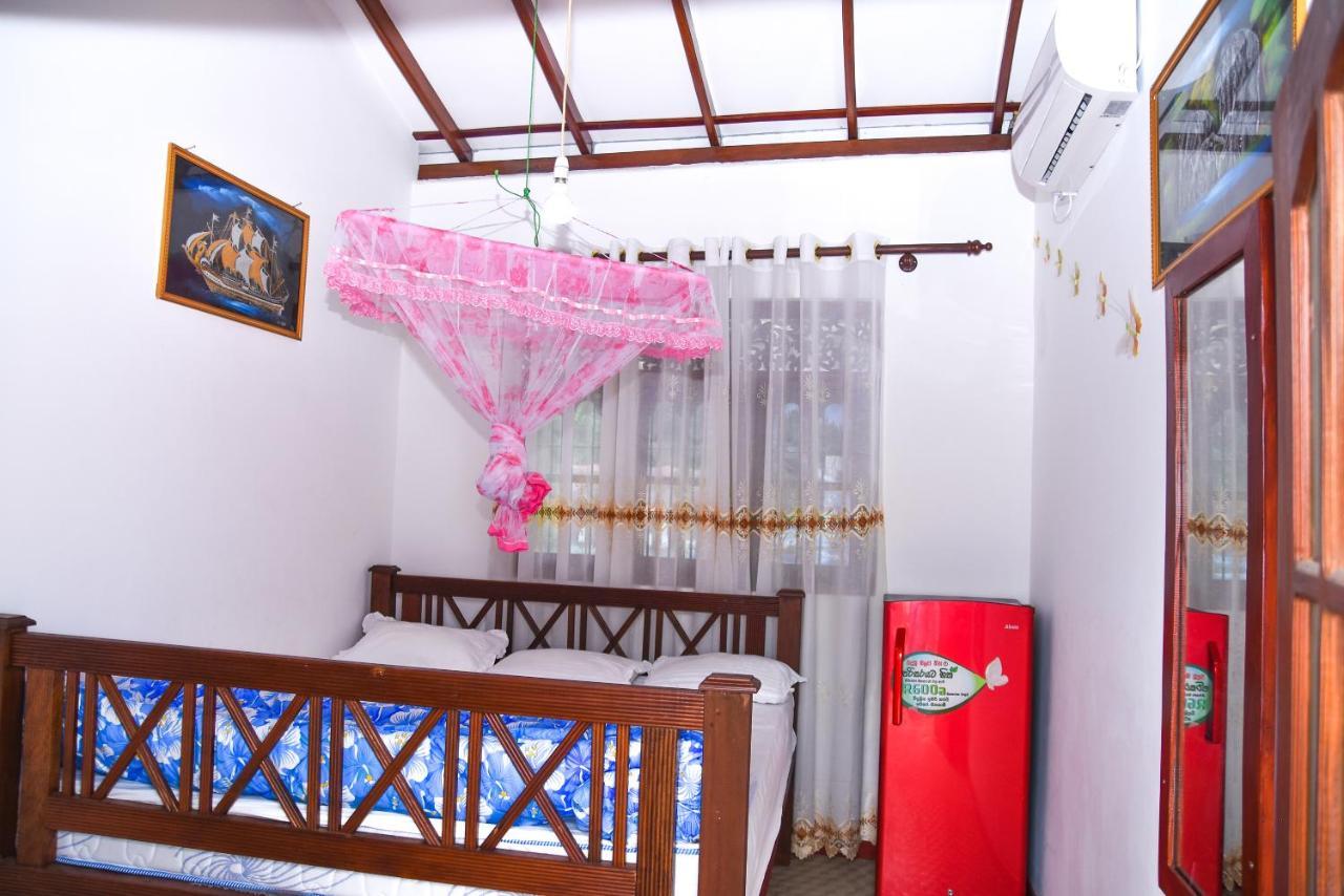 Rashmi Homestay Balapitiya Exteriör bild